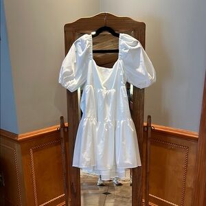 Elegant White Puff Sleeve Dress